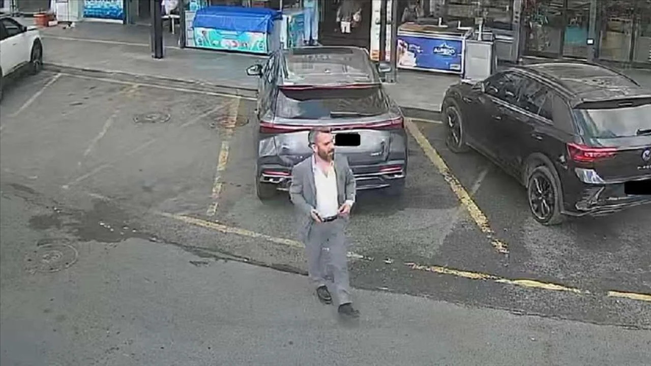 17727899871651145195